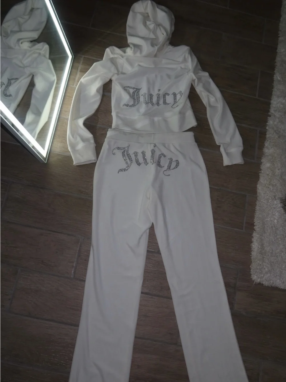 Juicy Couture white rhinestone velour tracksuit set - Picture 2 of 10